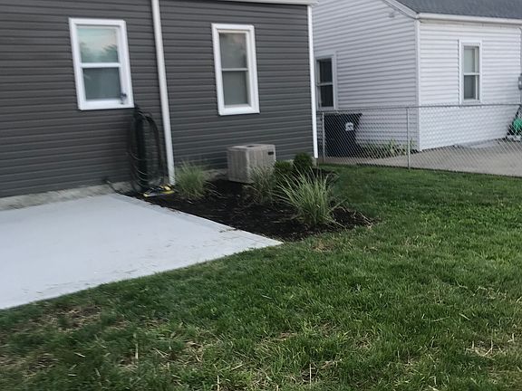 3rd image of 200 Linden Ave
