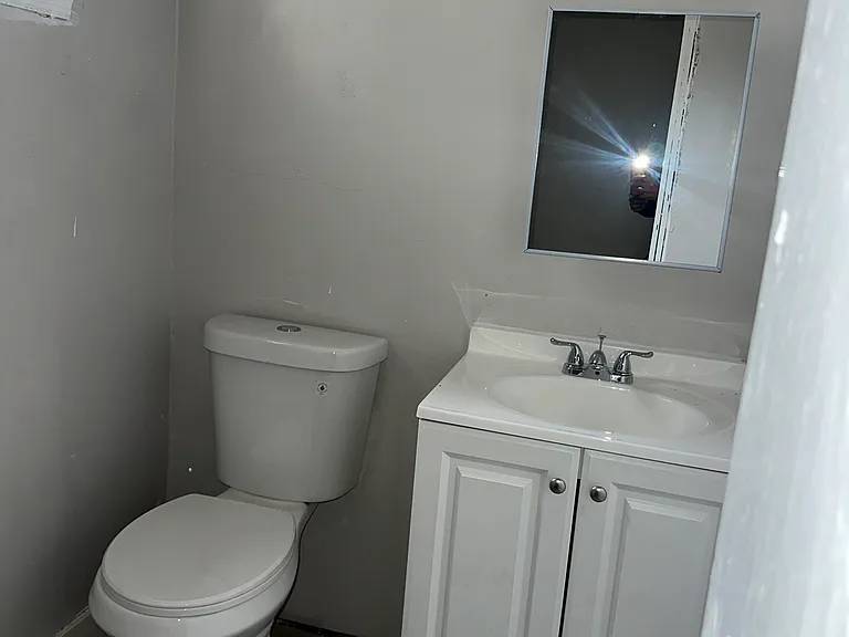1904 Lamar Ave — Photo 9