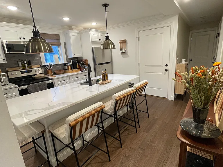 210 Everett St #2 — Photo 3