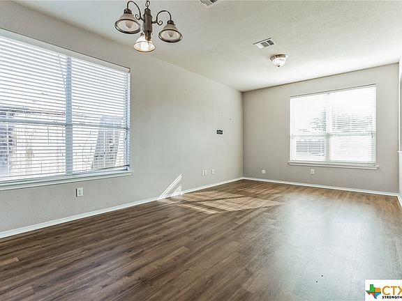 2nd image of 4401 Golden Gate Dr