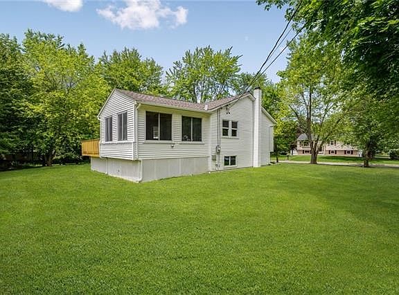 HUGE SUN ROOM ADDS TONS OF EXTRA FOOTAGE
