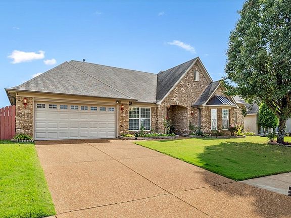 2nd image of 1308 Chrysalis Ln