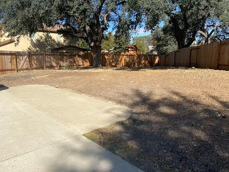 216 Shanley Ct — Photo 15