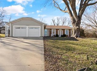 1109 S Palmer Ln, Olathe, KS 66061