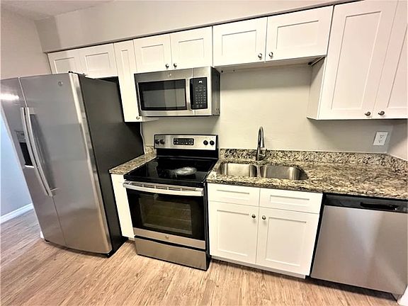 5th image of 107-2784 Ravenall Ave