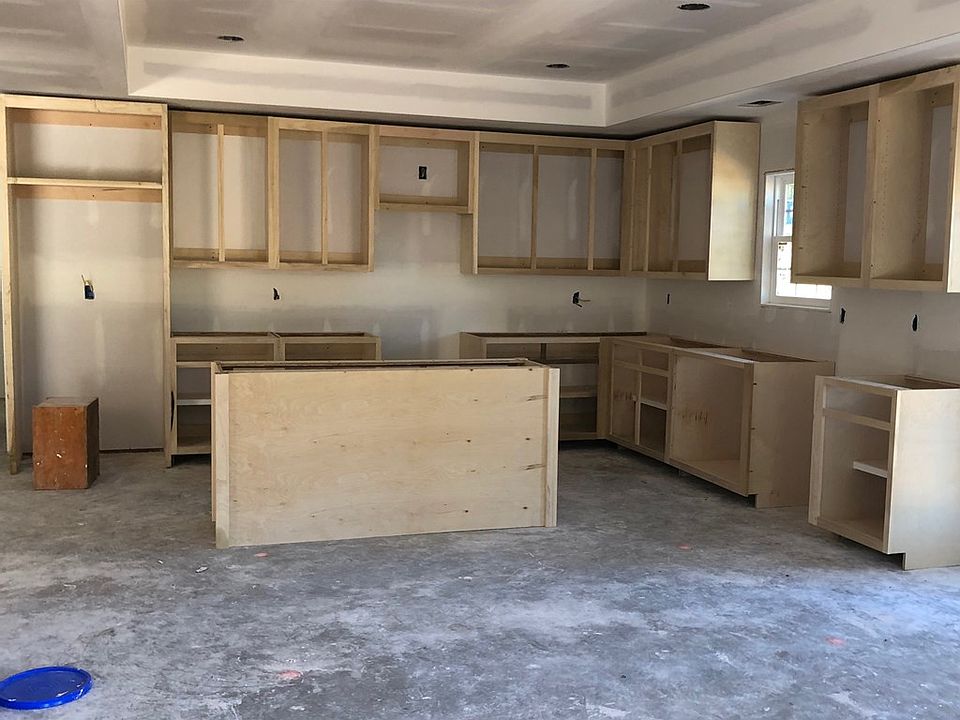 2nd image of 1028 Dover Cir