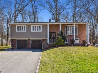 357 River Bend Rd, Berkeley Heights, NJ 07922