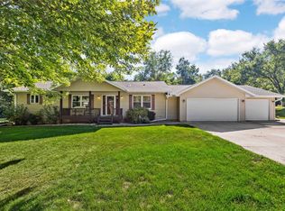 10240 Forest Chapel Rd, Anamosa, IA 52205