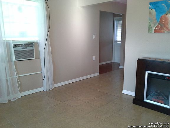 3rd image of 110 Dokes Dr