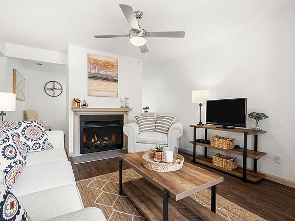2nd image of 5451 Independence Pkwy #1101