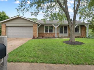 400 Quentin Dr, Saint Charles, MO 63301