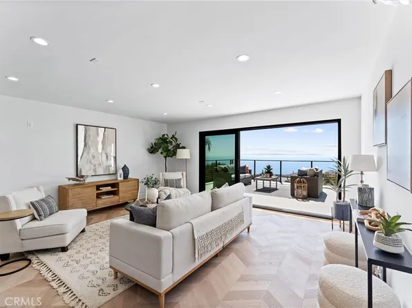 869 Santa Ana St, Laguna Beach, CA 92651
