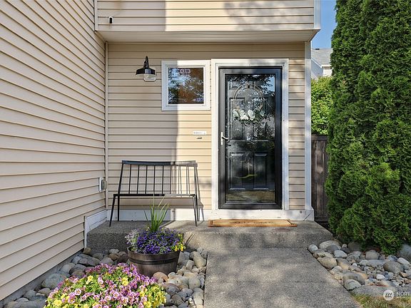 3rd image of 18449 95th Avenue Ct E