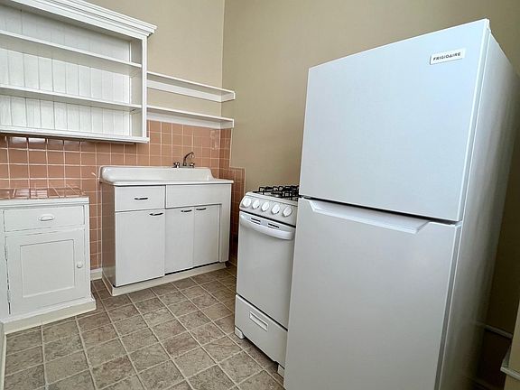 3rd image of 1600 California St APT 44