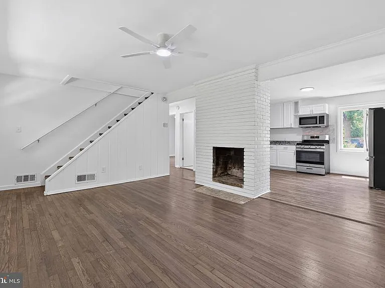 303 Nimitz Ave — Photo 3