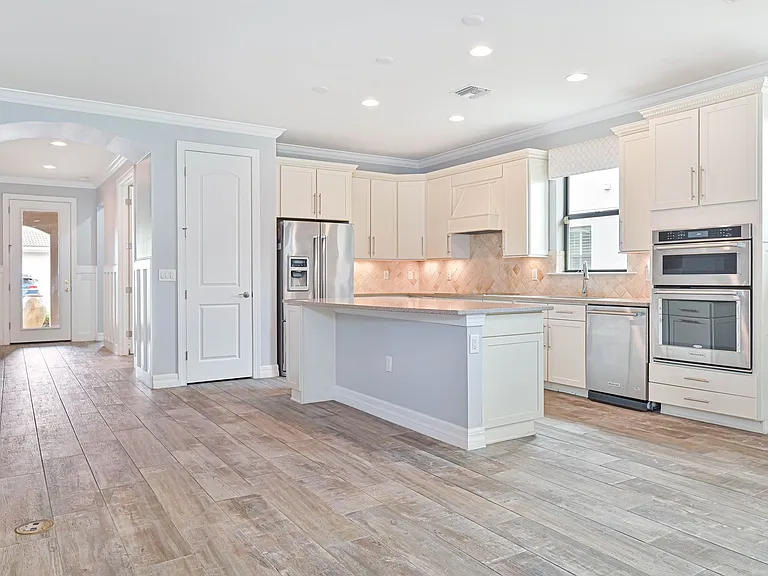 14589 Laguna Dr — Photo 11