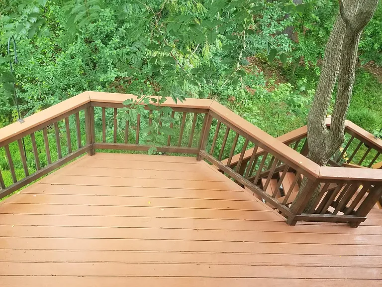 Upper deck