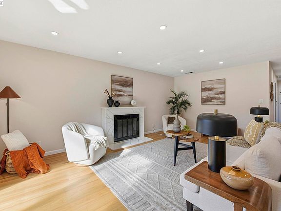 4th image of 14297 Tiburon Rd