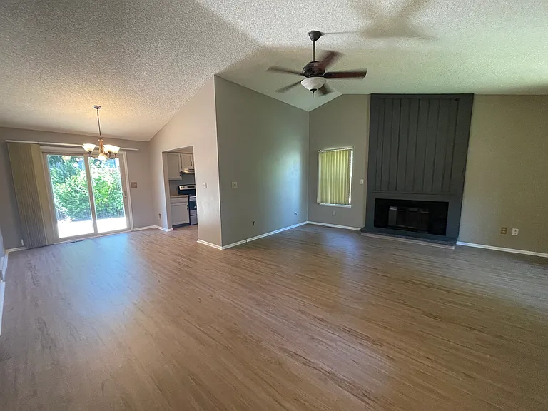 4425 Hollyhock St — Photo 3