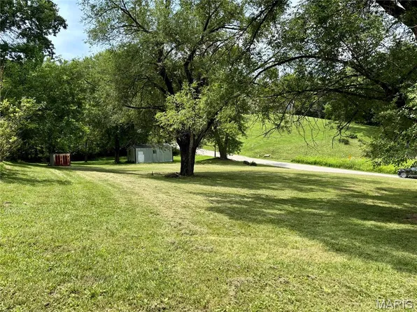 112 Locust St, New Haven, MO 63068