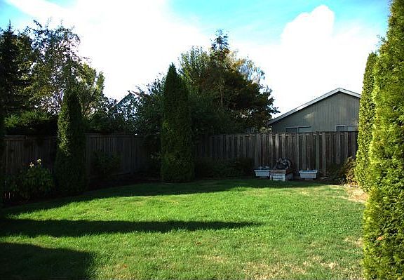 Private and quite back yard