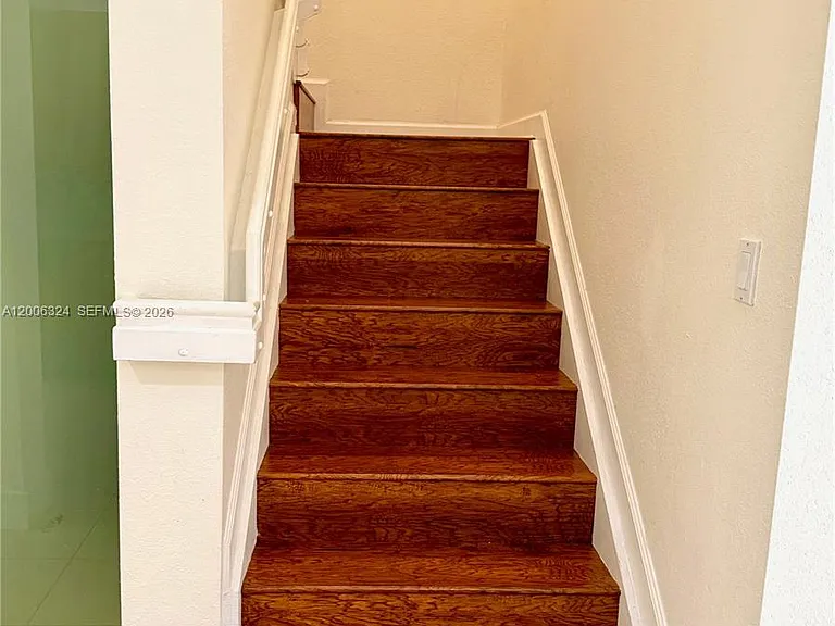 10747 NW 76th Ln — Photo 7