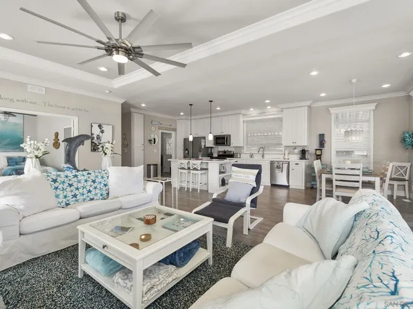 7313 Santa Barbara St #294, Carlsbad, CA 92011