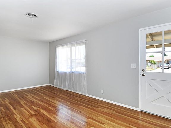 4th image of 10331 Mast Ave