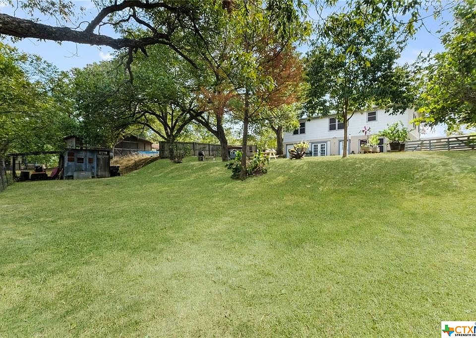 1st image of 876 Eikel St
