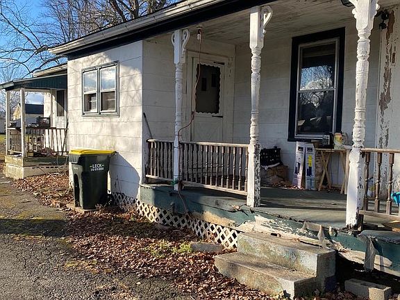 3rd image of 124 S Green St