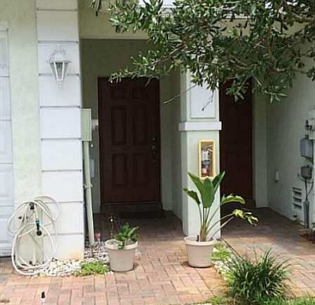 3rd image of 7923 Sanibel Dr
