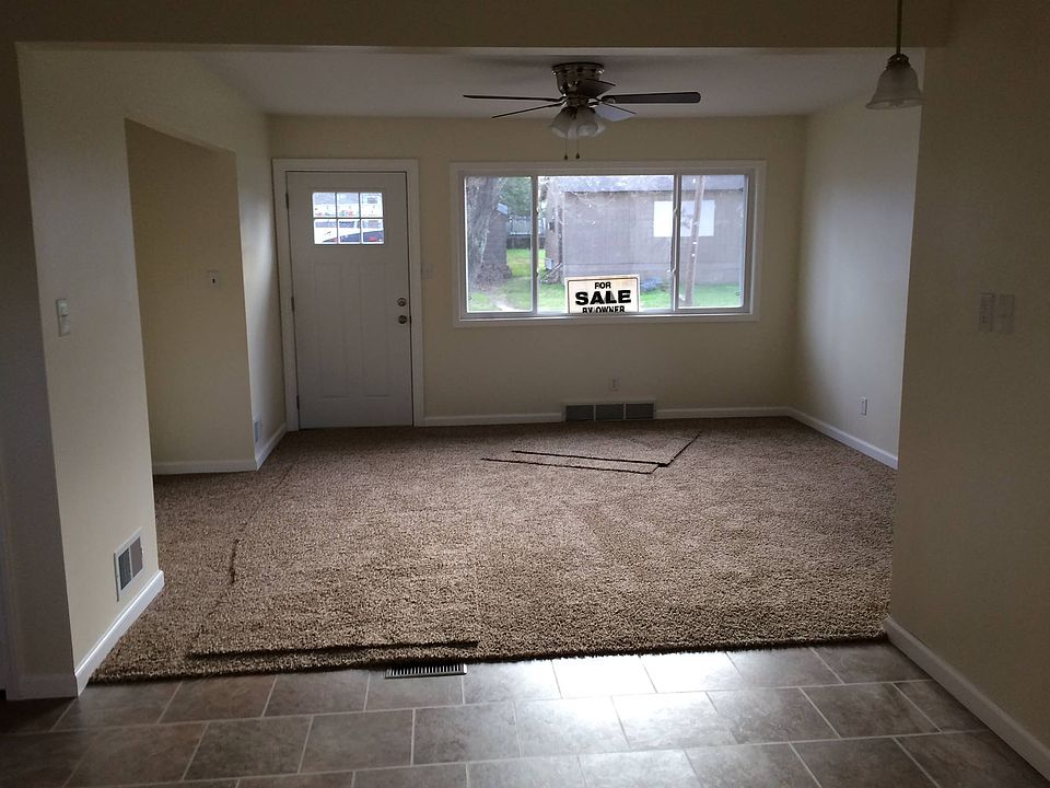 2nd image of 1303 Hickory St