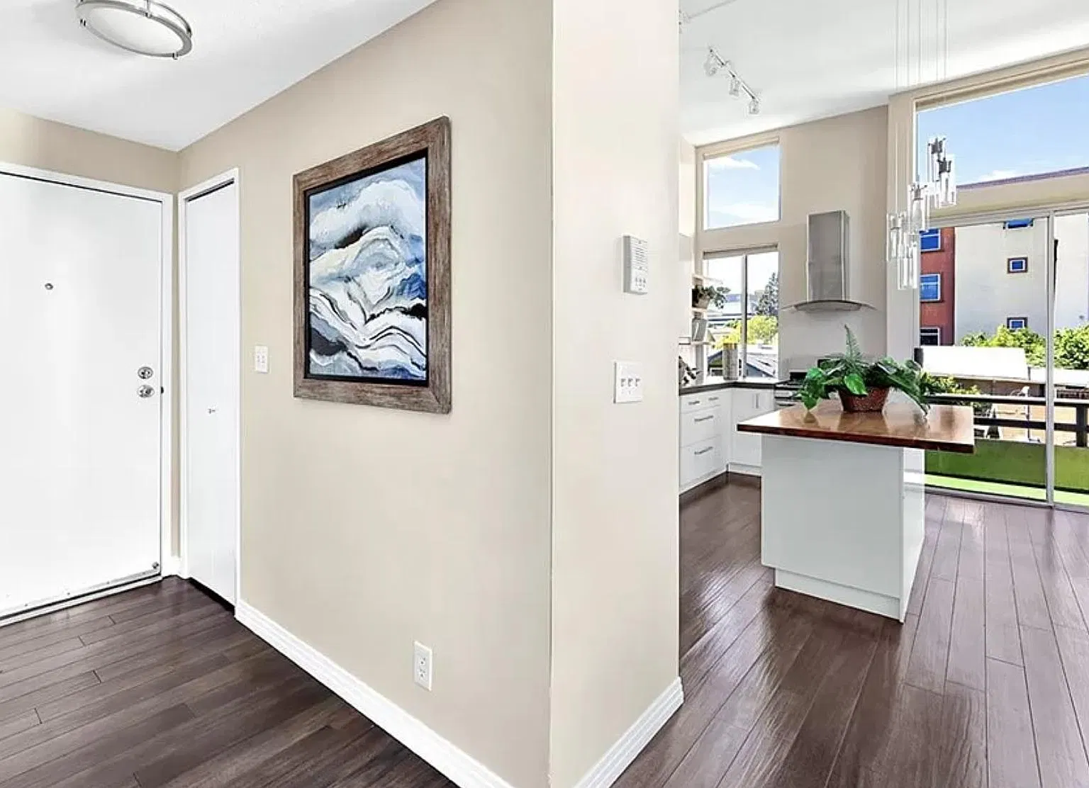 4567 Lexington Ave — Photo 4