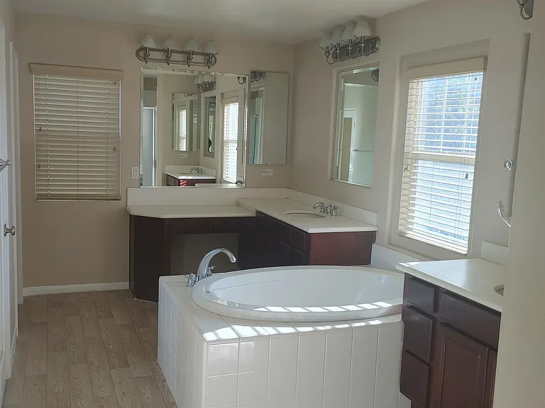 382 Edgewater Dr — Photo 39