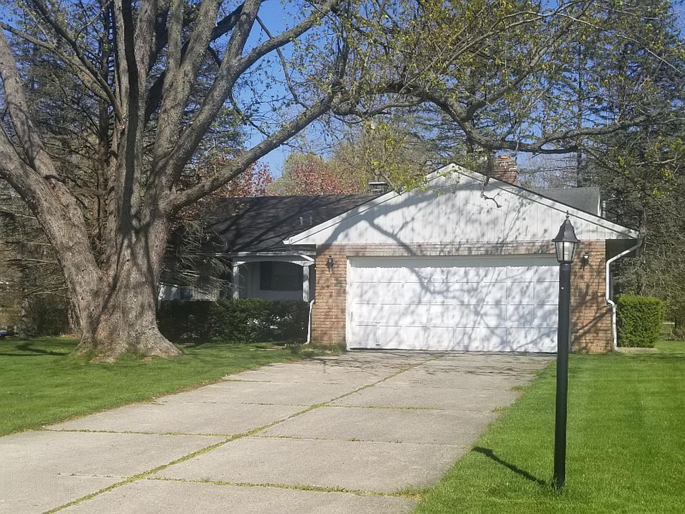 803 Chippewa Trl Niles MI 49120 Zillow