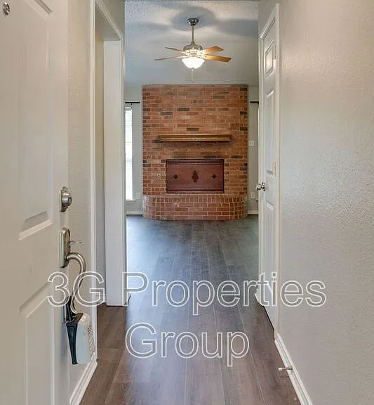 215 Linda St — Photo 4