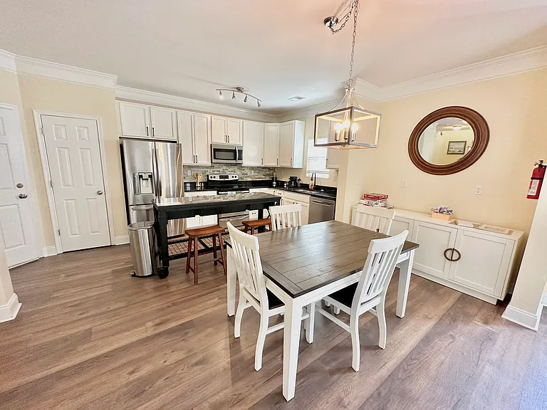 456 N Oceana Blvd — Photo 3