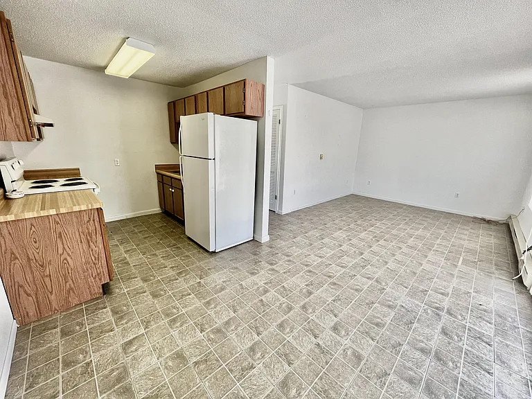 709 E Woodland St — Photo 10