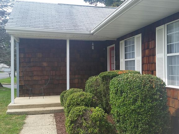 3rd image of 1 Brooklane Court
