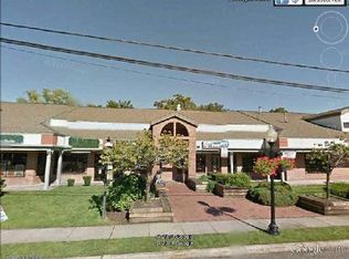 13 Cooper St, Babylon, NY 11702