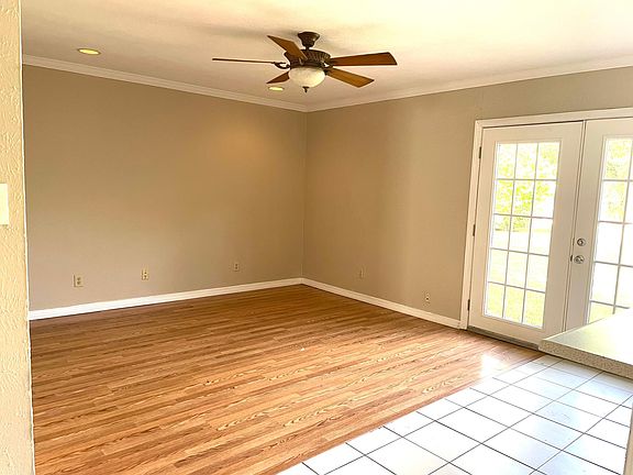 3rd image of 6412 Bastrop Ct
