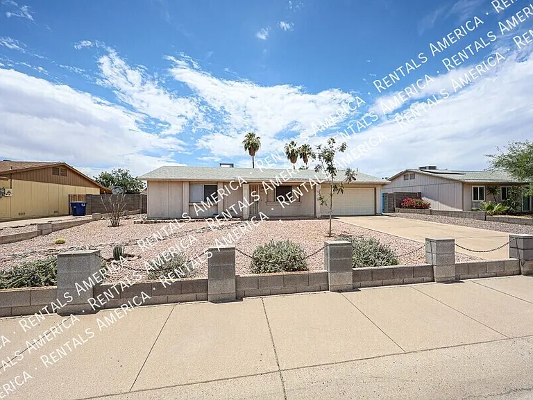 1117 W Auburn Dr — Photo 1
