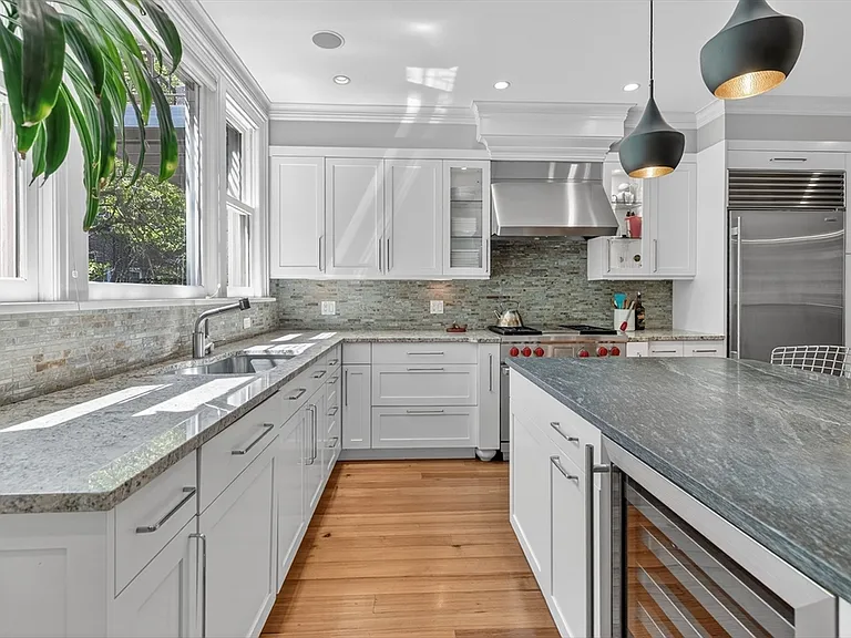 48 Appleton St — Photo 3