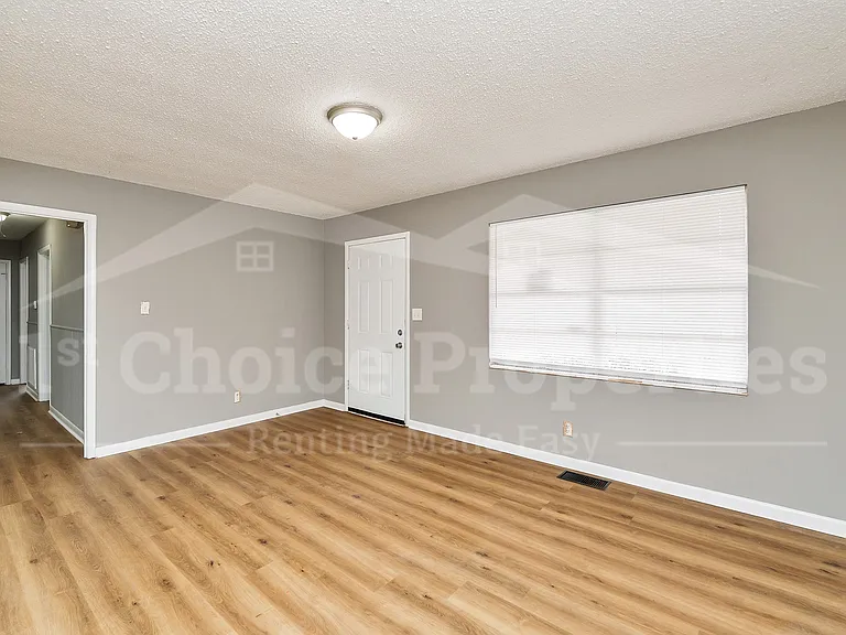 236 Clifton St — Photo 8