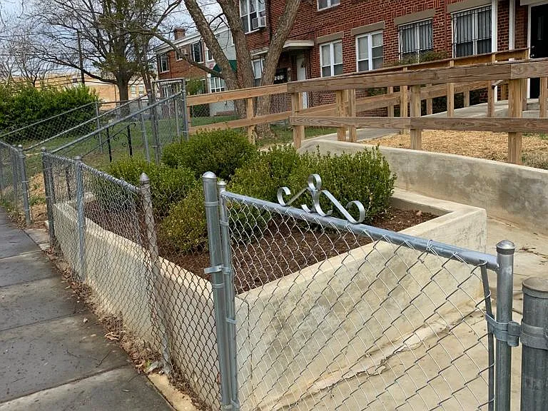 141 Galveston Pl SW — Photo 3