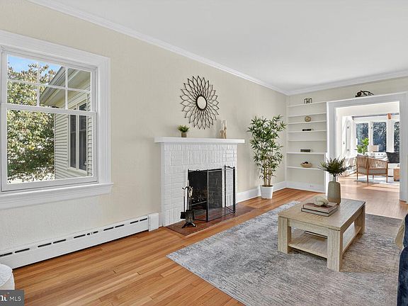 4th image of 4000 Dresden St