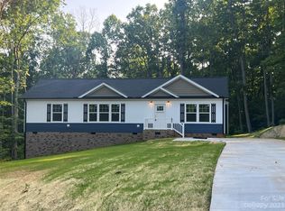 601 Lhasa Apso Ln, Iron Station, NC 28080