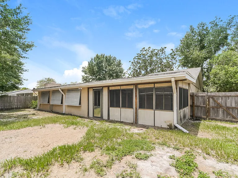 123 Hidalgo Ave — Photo 16