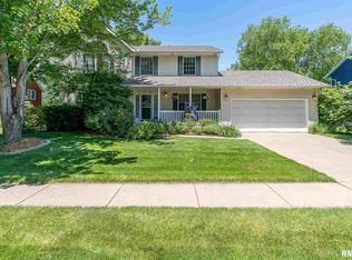 3548 Deer Ridge Ct, Bettendorf, IA 52722