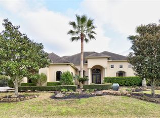 1111 Oak Park Ln, Friendswood, TX 77546